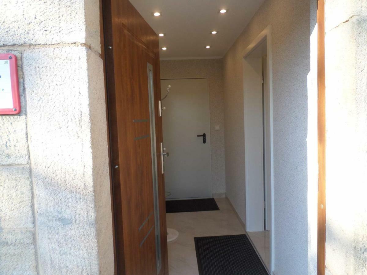 1 Zi. Apartment Naehe Flughafen/Messe Stuttgart 24H Waldenbuch Bagian luar foto