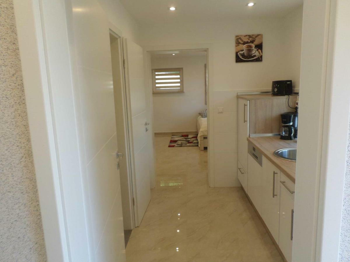 1 Zi. Apartment Naehe Flughafen/Messe Stuttgart 24H Waldenbuch Bagian luar foto
